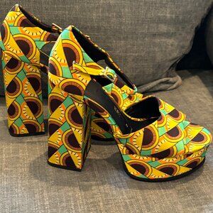 ZARA PRINTED PLATFORM SANDALS RETRO 70S HIPPIE AFRICAN PRINT Euro 37/6.5 US